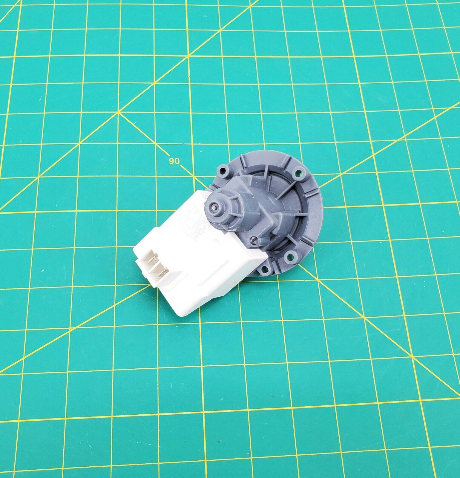 OEM  Maytag Washer Pump W10921833