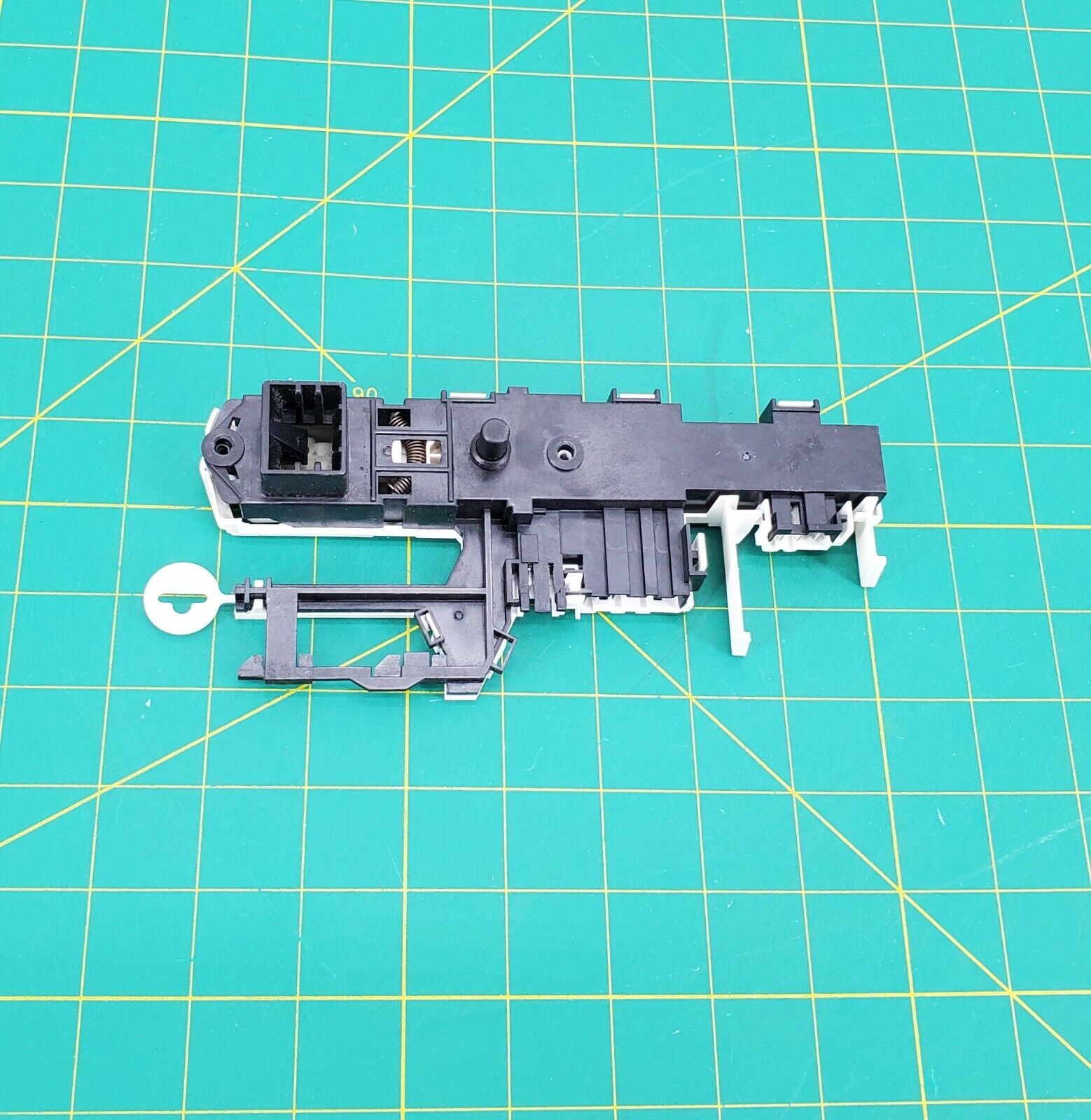OEM Whirlpool Washer Door Latch 8183270 Same Day Shipping & Lifetime Warranty