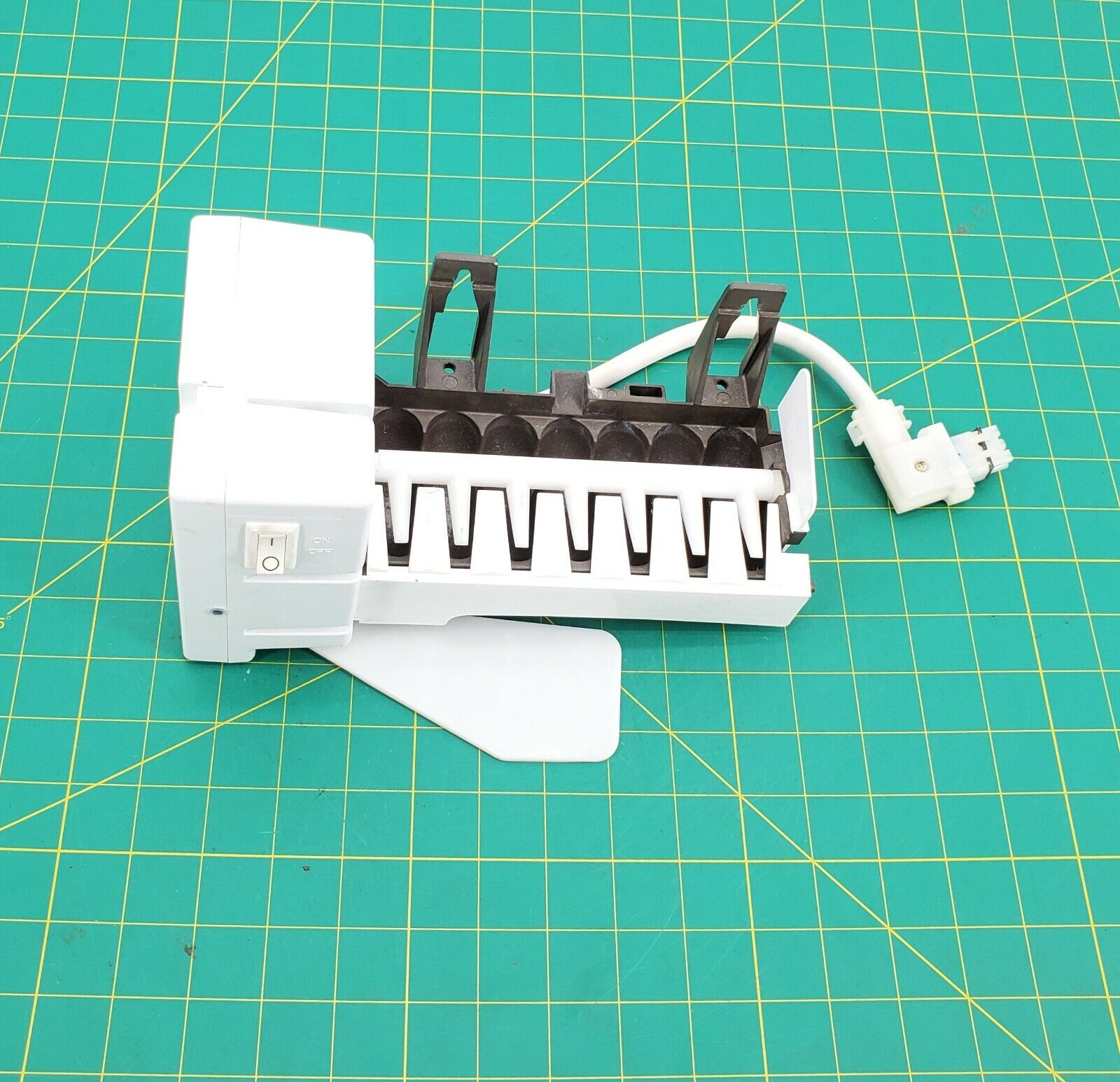 GE Ice Maker 200D1181G011