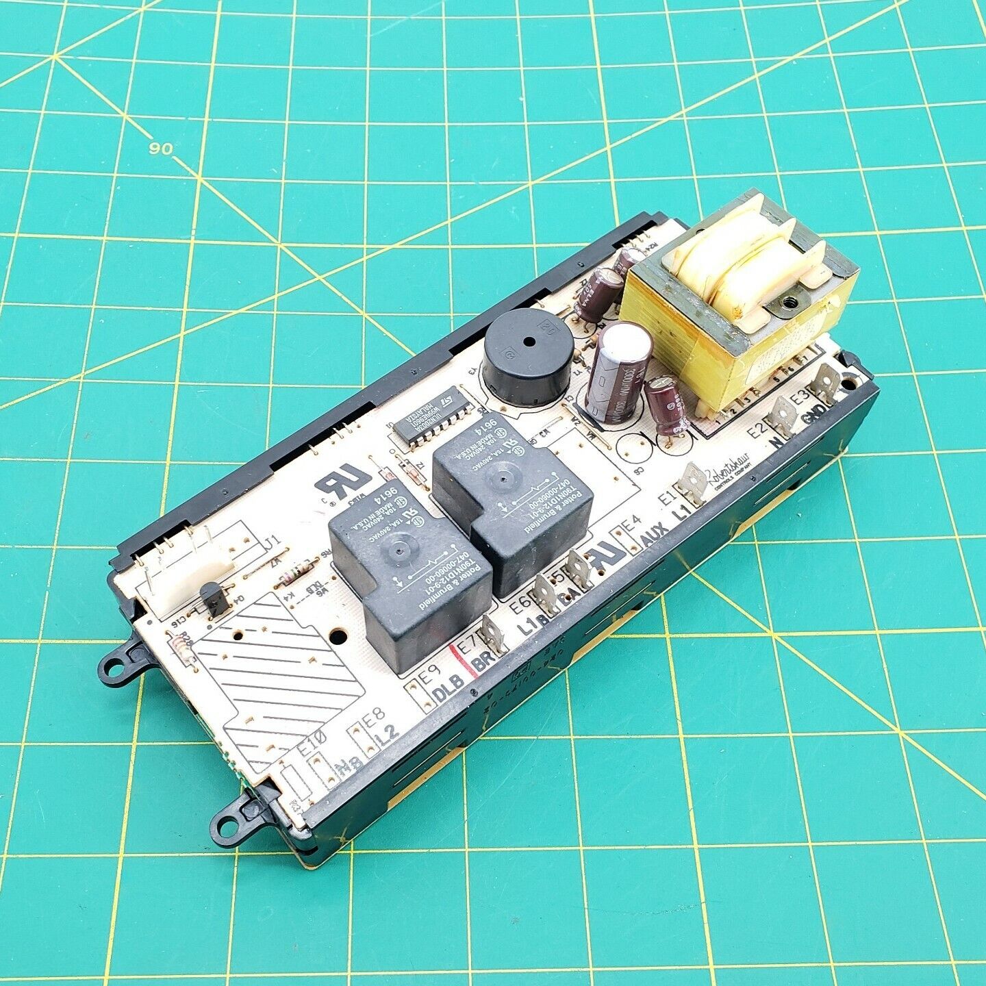 OEM  Maytag Range Control Board 7601P262-60