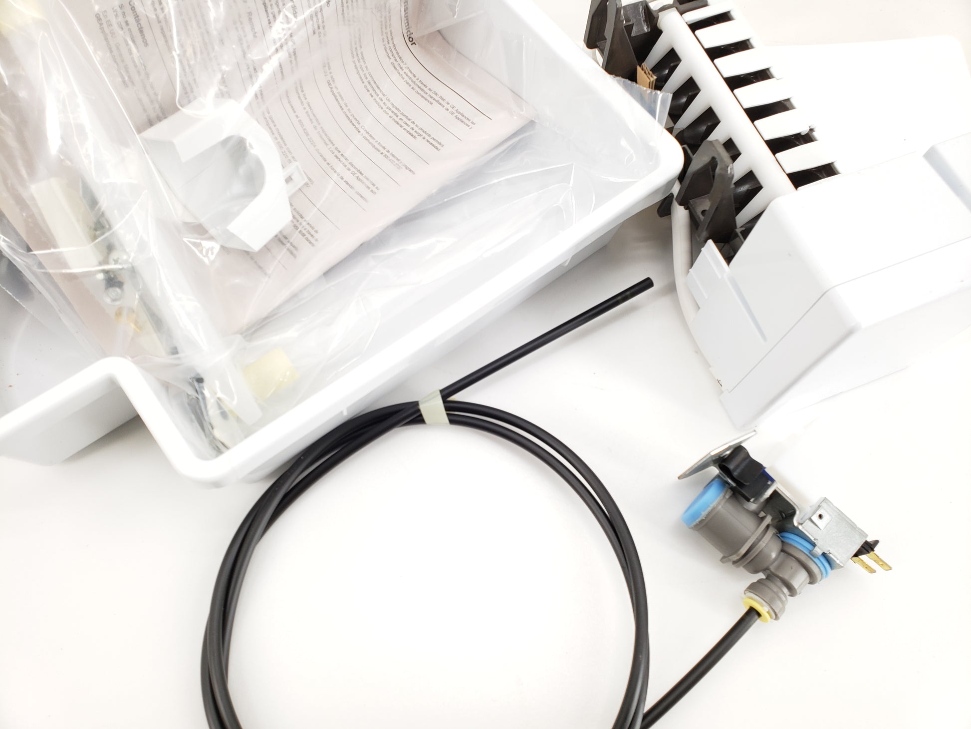 New  GE Refrigerator Ice Maker Kit IM4D