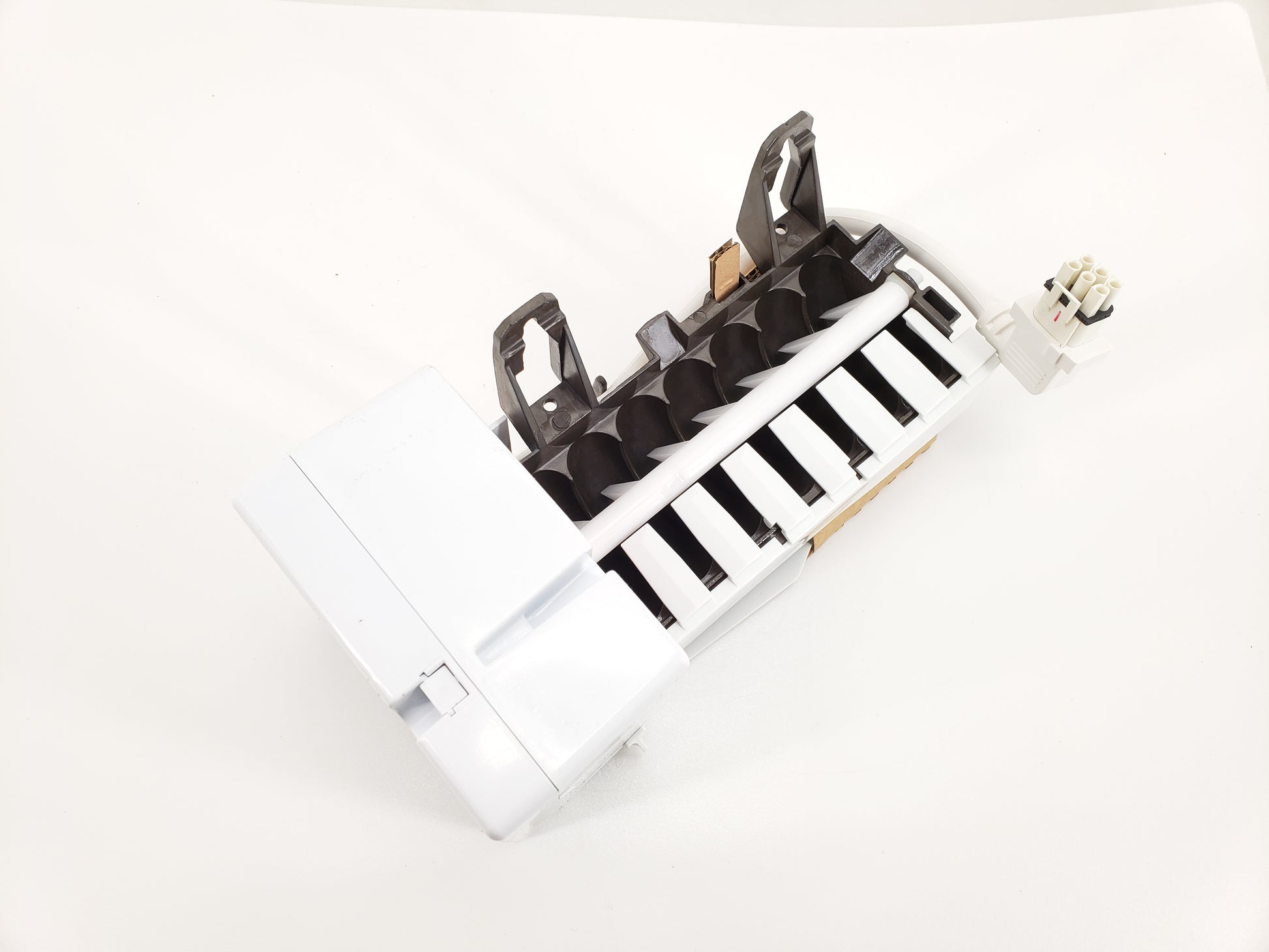New  GE Refrigerator Ice Maker Kit IM4D
